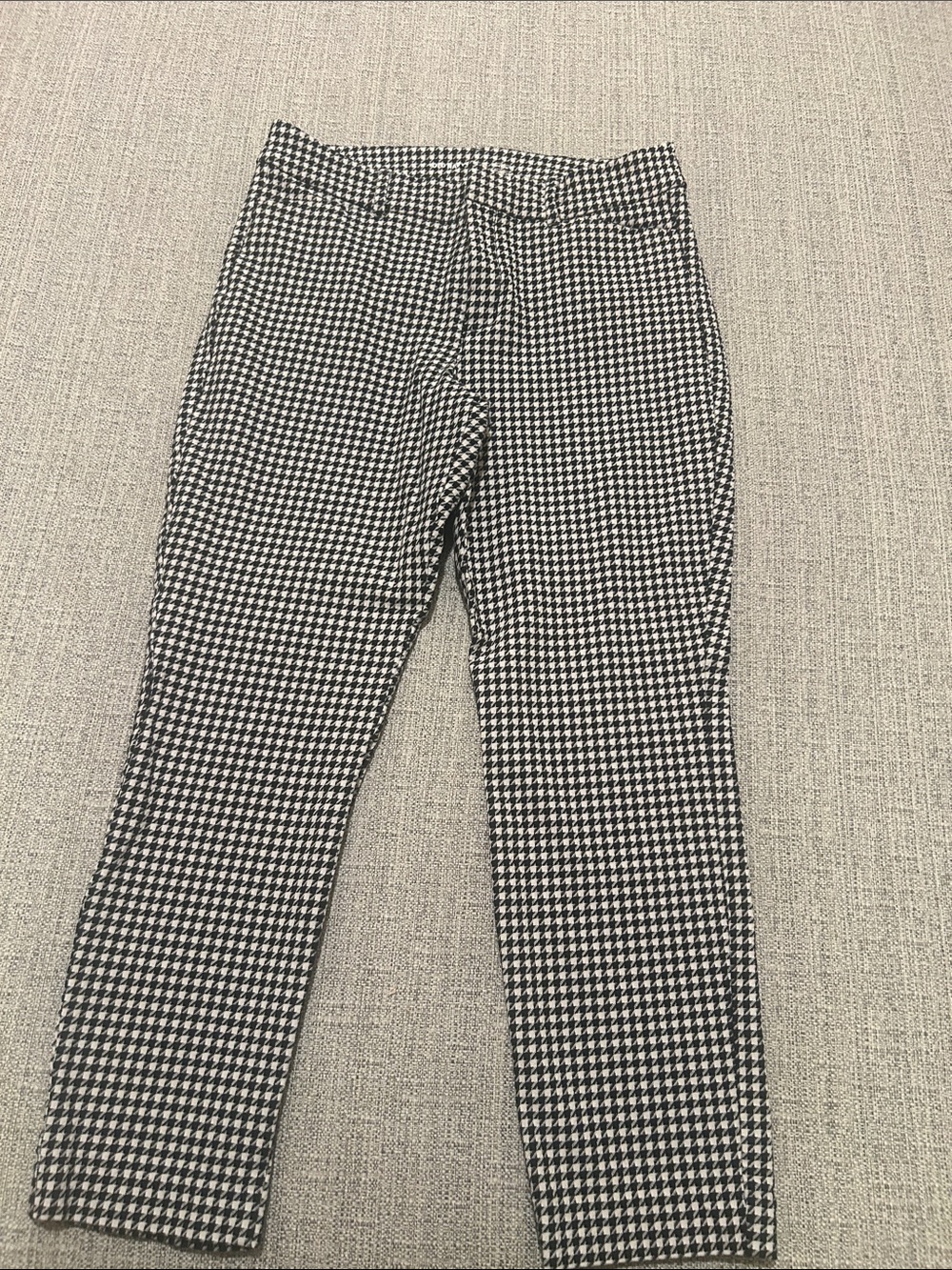 Old Navy Black and White Houndstooth Cropped Pants